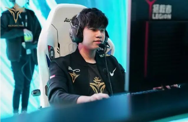 A赛季中 A赛季中